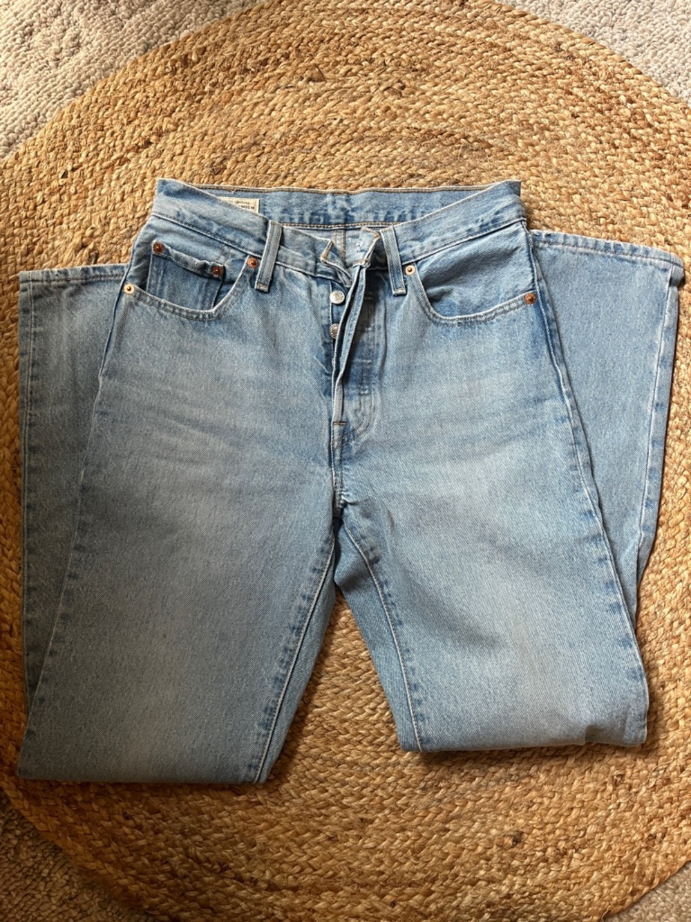 Levi's 501 Premium Medium Worn in Wash “original fit” Straight Leg Jeans - Picture 3 of 7